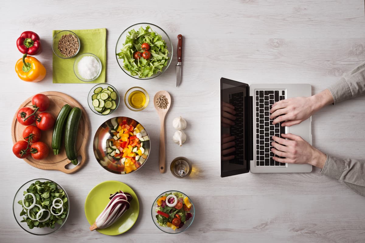 Grupos de alimentos y raciones recomendadas